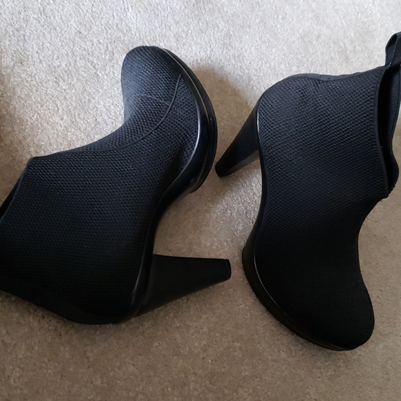 Platform booties - Picture 2 of 4
